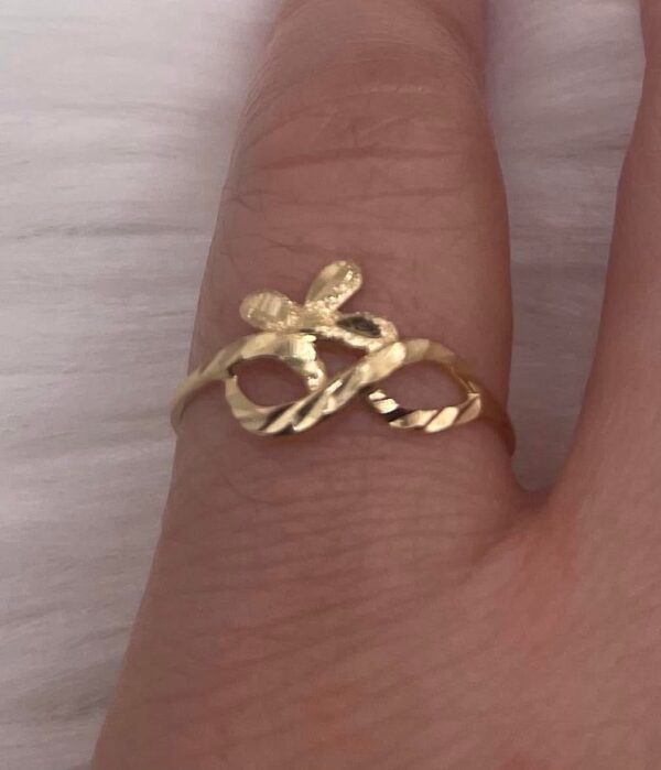 Flower infinity ring